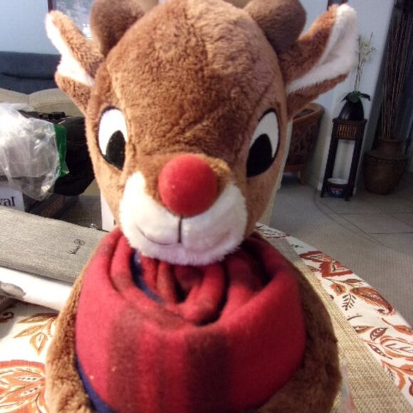New  Rudolph plush  Throw blanket - Picture 2 of 6